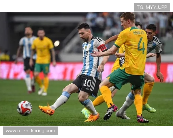 切尔西弧顶的直塞令锋线获得单刀机会